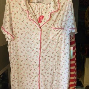 Floral Button-Up 2 piece Pajama set W/ Pink Trim and Pink satin bow on shorts